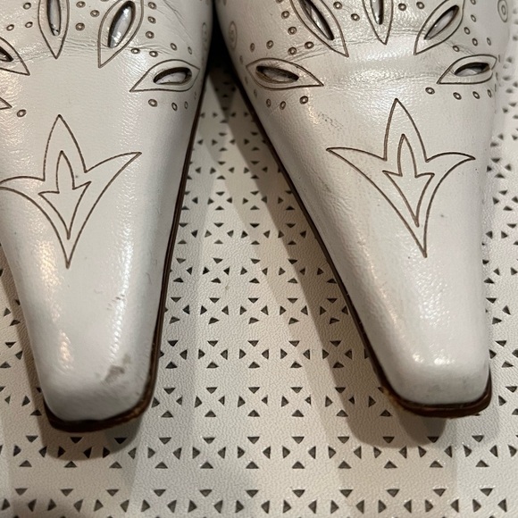 SALE!!!!!Medea Beautiful Shoes - Picture 5 of 8